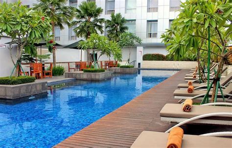 Peraturan dan Jam Buka Kolam Renang Hotel Santika Medan